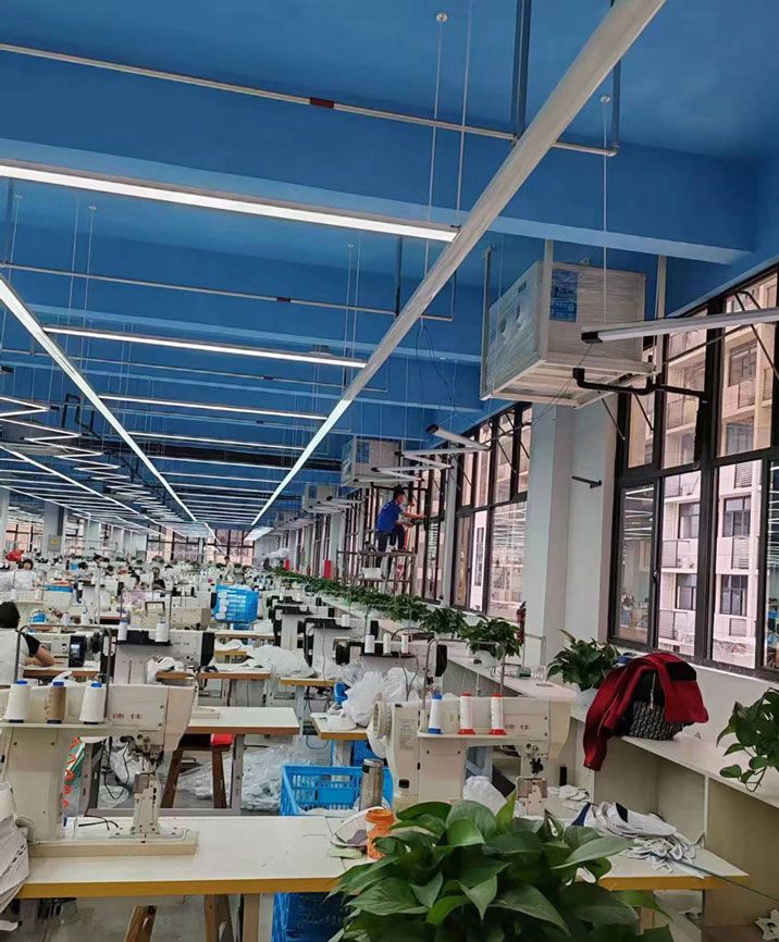 服裝廠整體降溫安裝工業(yè)省電空調(diào)臥式射流機(jī).jpg 服裝廠整體降溫安裝工業(yè)省電空調(diào)臥式射流機(jī).jpg